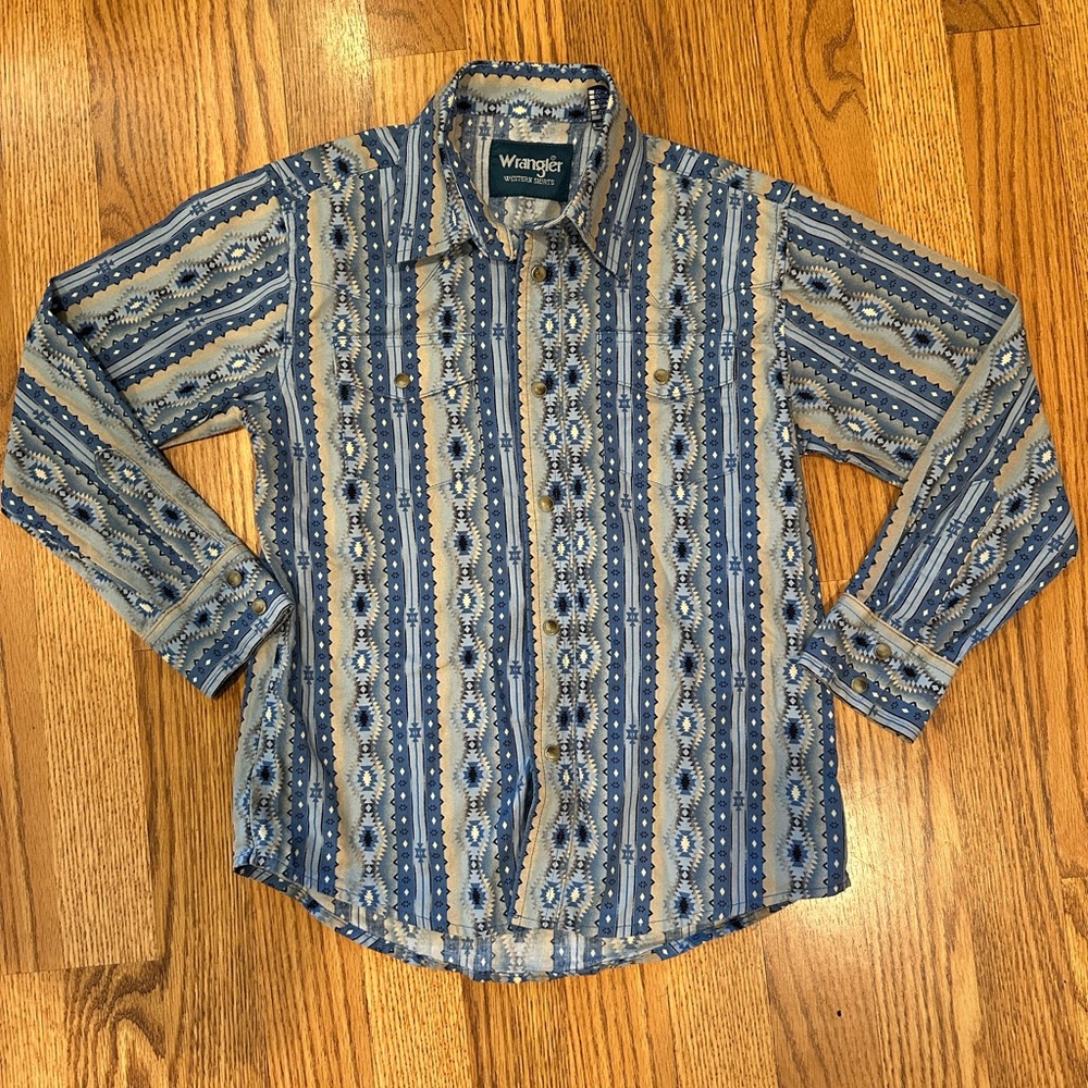 Wrangler Men's Blue and Gray Striped Shirt